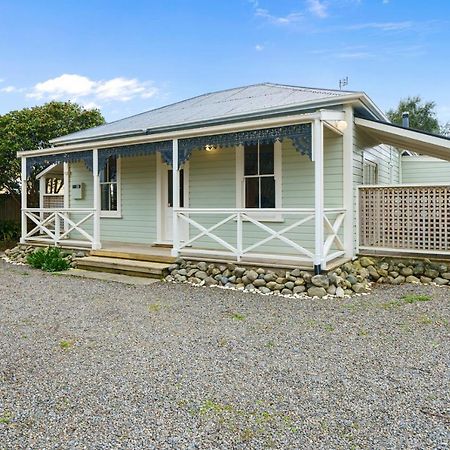 Pendreigh Cottage - Martinborough Holiday Home Экстерьер фото