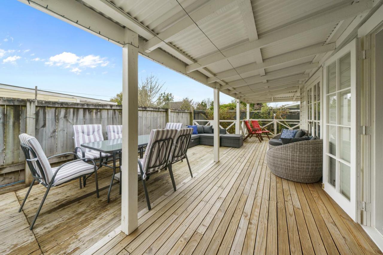 Pendreigh Cottage - Martinborough Holiday Home Экстерьер фото