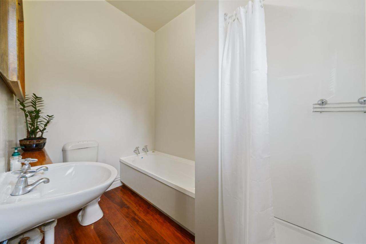 Pendreigh Cottage - Martinborough Holiday Home Экстерьер фото