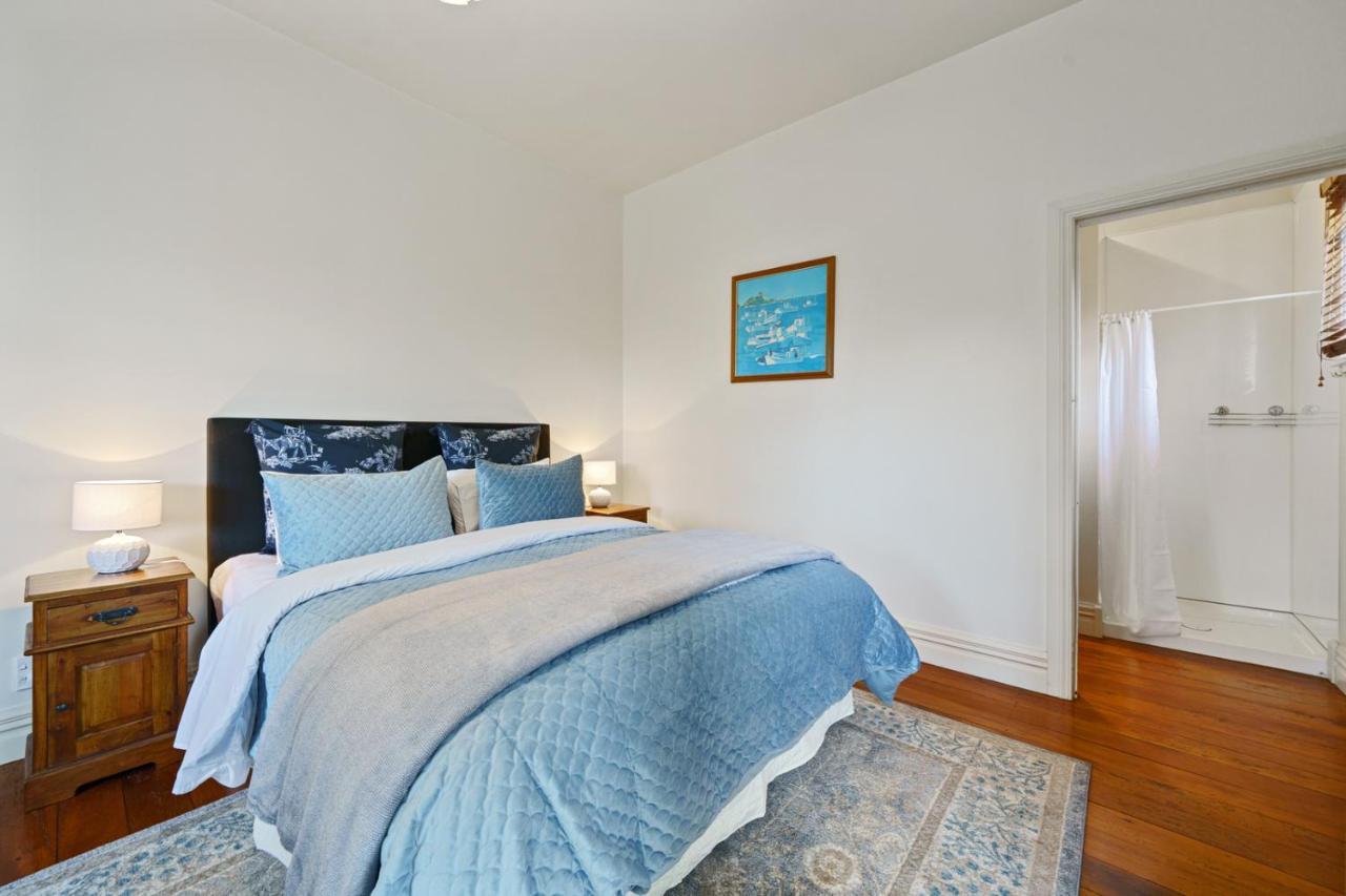 Pendreigh Cottage - Martinborough Holiday Home Экстерьер фото