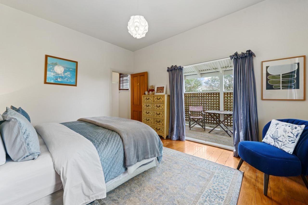 Pendreigh Cottage - Martinborough Holiday Home Экстерьер фото