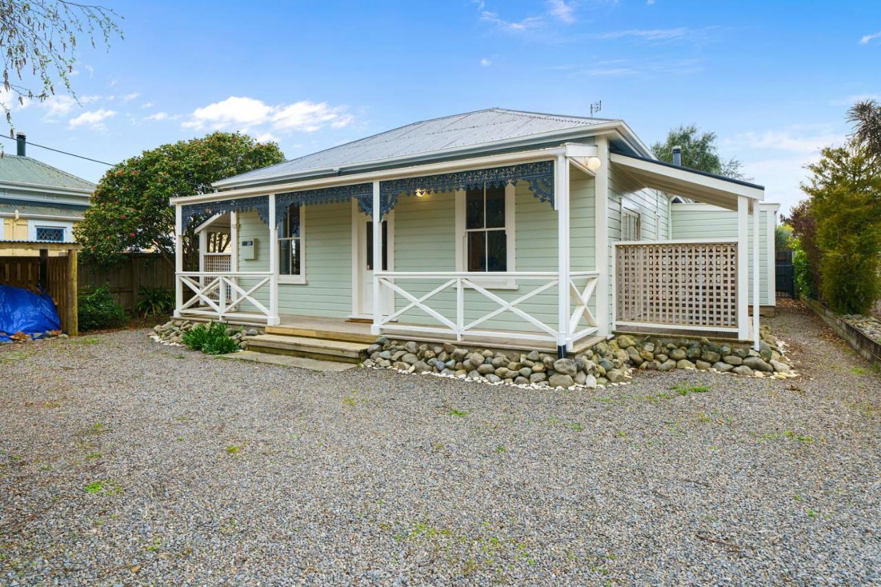 Pendreigh Cottage - Martinborough Holiday Home Экстерьер фото