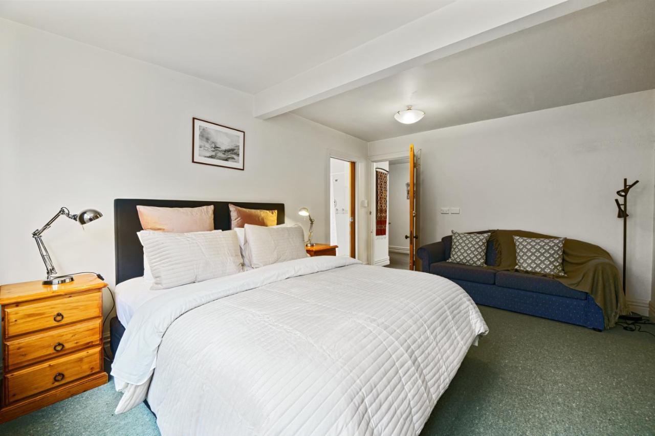 Pendreigh Cottage - Martinborough Holiday Home Экстерьер фото
